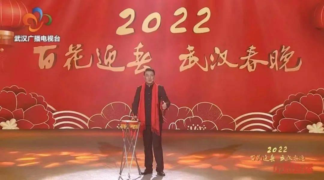 亚当玩高尔夫